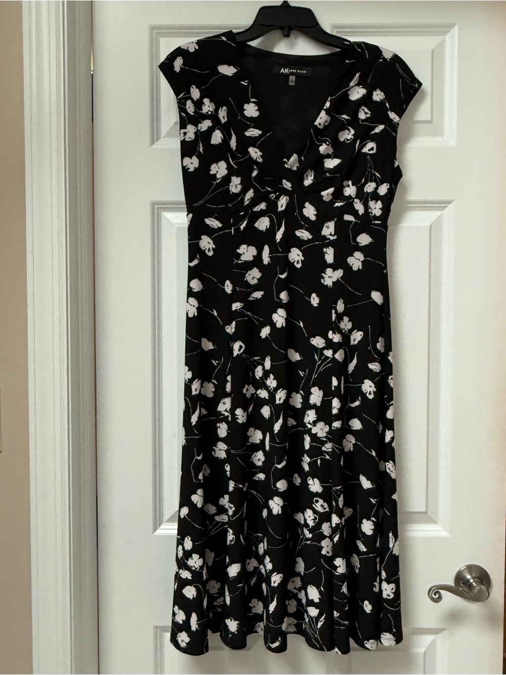 Anne Klein black and white floral midi dress size 6